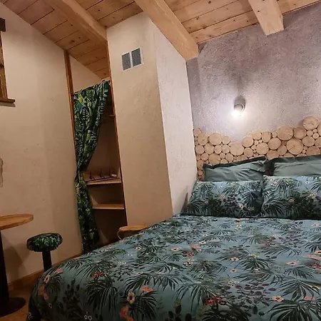 Le Grenier De Jules Et Marguerite * Liézey